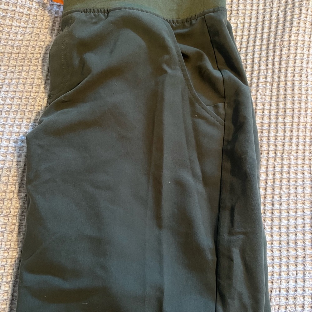 Large Olive Figs Joggers